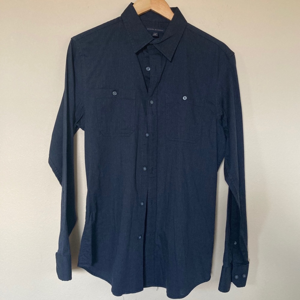 NEW - BANANA REPUBLIC BUTTON UP SHIRT size M